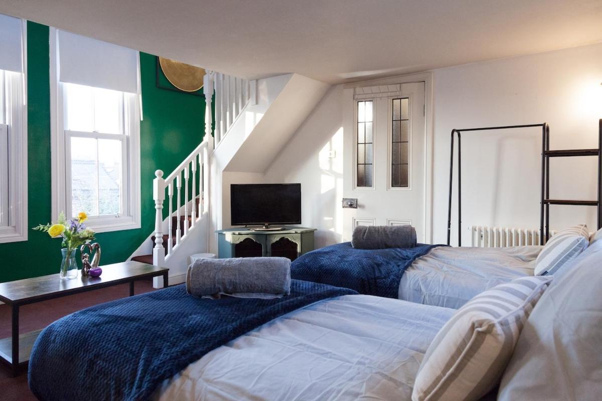 曼彻斯特Victorian Elegance At Kingscliffe, Sleeps 17别墅 外观 照片