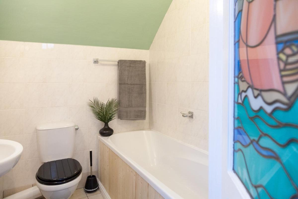 曼彻斯特Victorian Elegance At Kingscliffe, Sleeps 17别墅 外观 照片