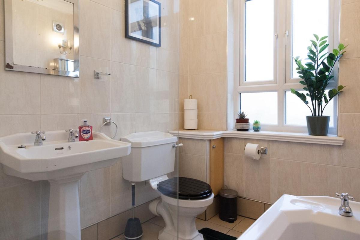 曼彻斯特Victorian Elegance At Kingscliffe, Sleeps 17别墅 外观 照片