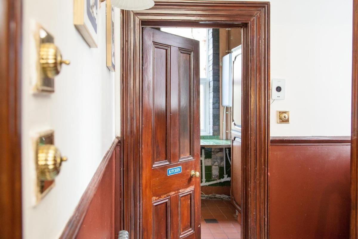 曼彻斯特Victorian Elegance At Kingscliffe, Sleeps 17别墅 外观 照片